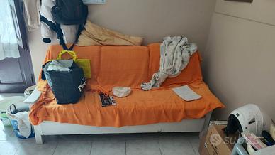 Divano in legno