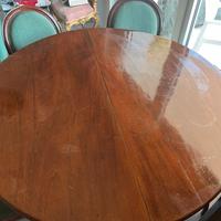 Tavolo rotondo 130 cm legno noce con sei sedie