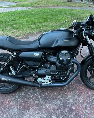 Moto Guzzi V7-850 Stone - Racer