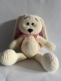 Coniglietto amigurumi fatto a mano