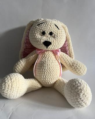 Coniglietto amigurumi fatto a mano