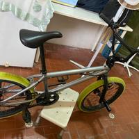BICICLETTA BMX