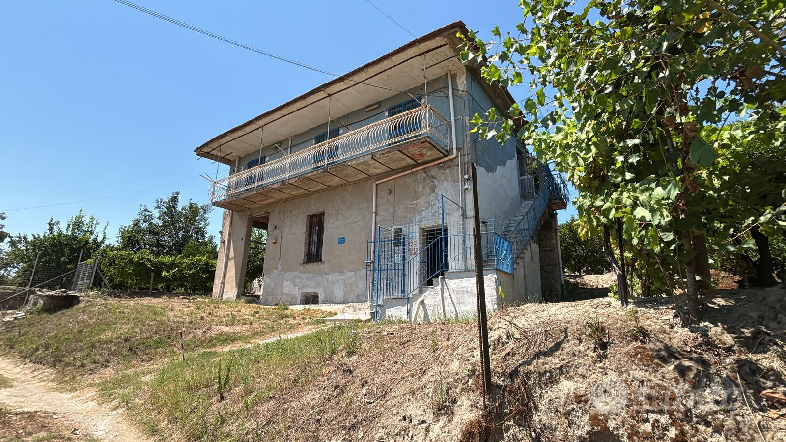 Rustico con terreno a Napoli - Vista 2