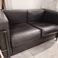 Divano tipo lc1 le corbusier