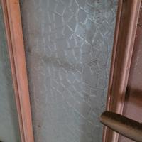 Porta antica in legno e vetro stampato cattedrale