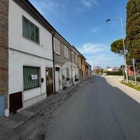 VILLA A SCHIERA CENTRALE A FANO