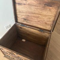 Baule in legno fatto a mano