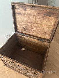 Baule in legno fatto a mano