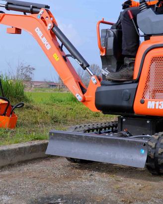 Miniescavatore 13 Qli motore Kubota con benna e tr