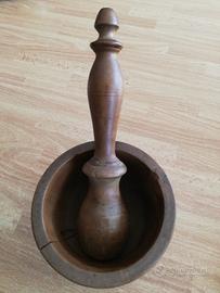 Mortaio antico in legno completo di pestello