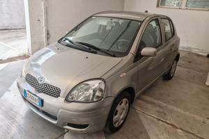 Toyota Yaris 1.0i 16V cat 5 porte Sol