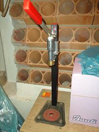 Tappatrice manuale Mondial