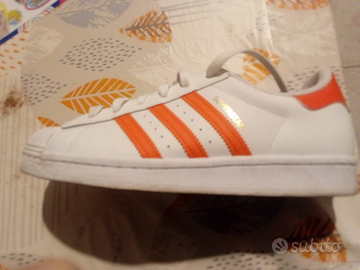 Adidas superstar outlet arancioni