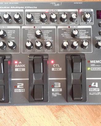 Boss ME-80 Pedaliera Multieffetto per chitarra