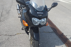 Moto Suzuki da strada