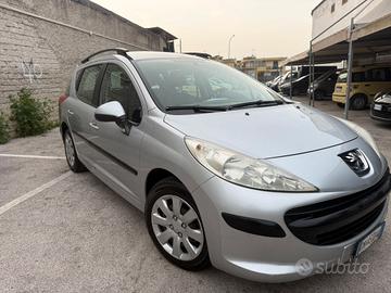 peugeot 207 sw.
