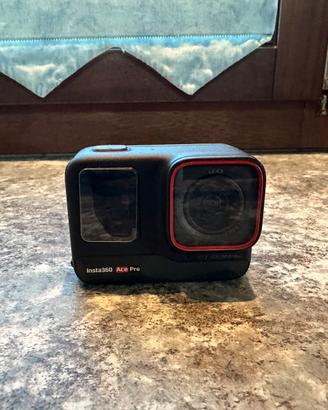 Insta360 Ace Pro e GoPro Hero 9