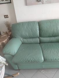 divano pelle verde