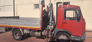 Camion con gru iveco 50.10