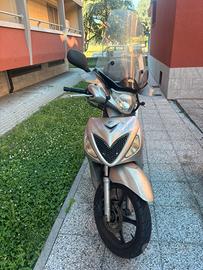Suzuki Sixteen