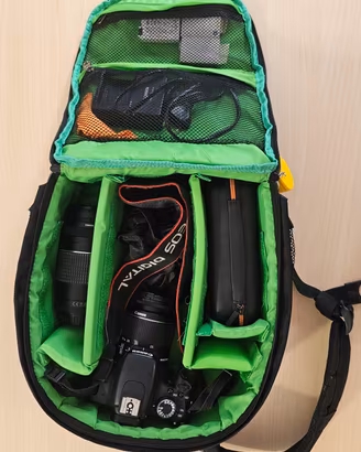 Canon eos 600D 18-55 + 75-300 microfono e zaino 