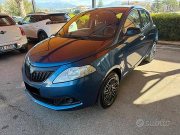 Lancia Ypsilon 1.0 FireFly 5 porte S&S Hybrid Silv