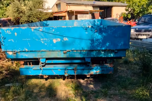 Rimorchio agricolo ribaltabile sui 3 lati