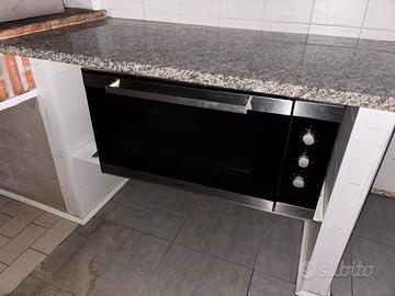 Forno elettrico da incasso Candy – 90 × 55 cm