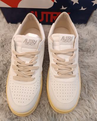 Scarpe Autry vestibilità n. 41