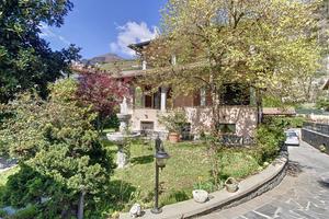 Villa indipendente 361 mq con grande giardino e bo