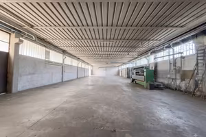 Immobile di 918 m² con 1 locale a Caldogno