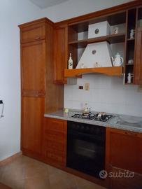 Cucina con vetrina, grande