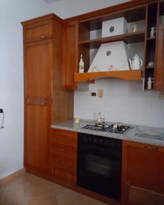 Cucina con vetrina, grande
