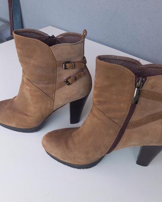 Stivaletti camoscio donna tacco alto