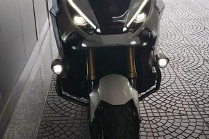 X-adv 750