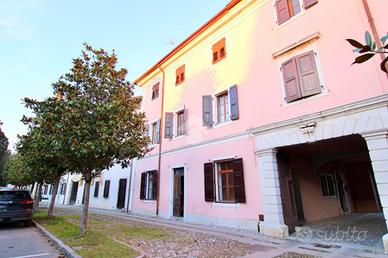 CASA SEMINDIPENDENTE A CAMPOLONGO TAPOGLIANO