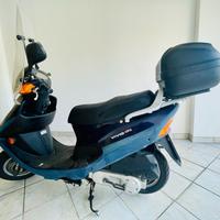 KYMCO Vivio 150 people