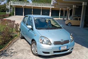 Yaris 1000cc 5 porte
