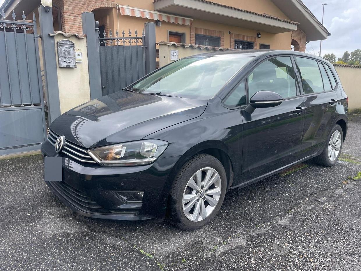 VOLKSWAGEN Golf Sportsvan