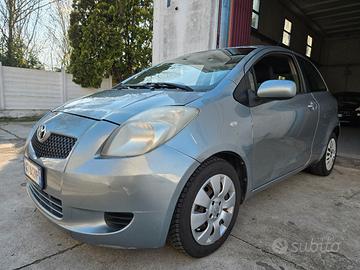 Toyota yaris 1.0 benzina 