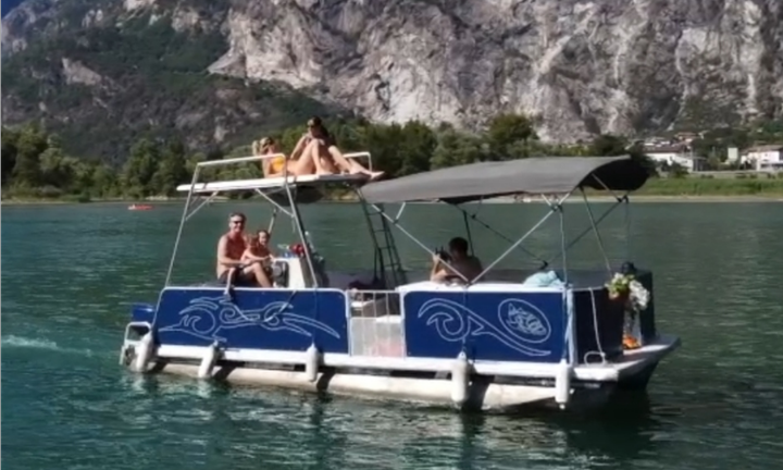 Pontoon boat (pontone catamarano)