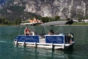 Pontoon boat (pontone catamarano)