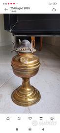 antica base lampada vintage a petrolio