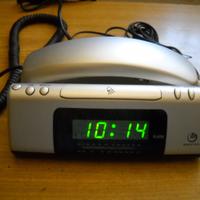 Telefono con cornetta orologio e radio fm