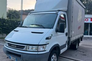 IVECO DAILY 2.3 DIESEL CON SPONDA IDRAULICA