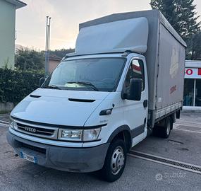 IVECO DAILY 2.3 DIESEL CON SPONDA IDRAULICA