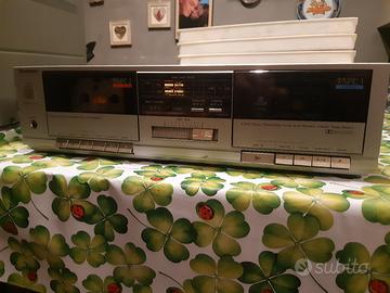 Piastra a Cassette Technics RS-D550W