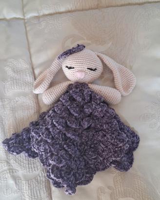 Coniglietta amigurumi 