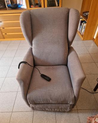 Poltrona Reclinabile alzapersona