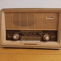 Radio d'epoca Graetz Vollsuper-Komtess 611